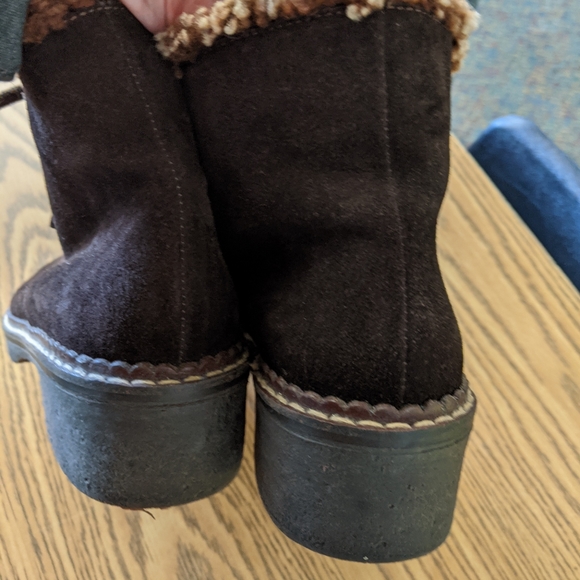 Vicini Shoes Fur lined Suede Ankle Boots - Picture 3 of 11